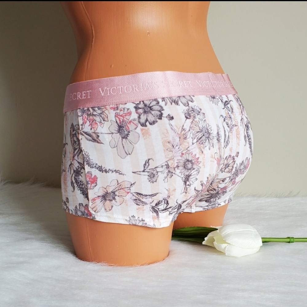 VICTORIA'S SECRET SHORTIE PANTY SIZE M - Picture 2 of 4